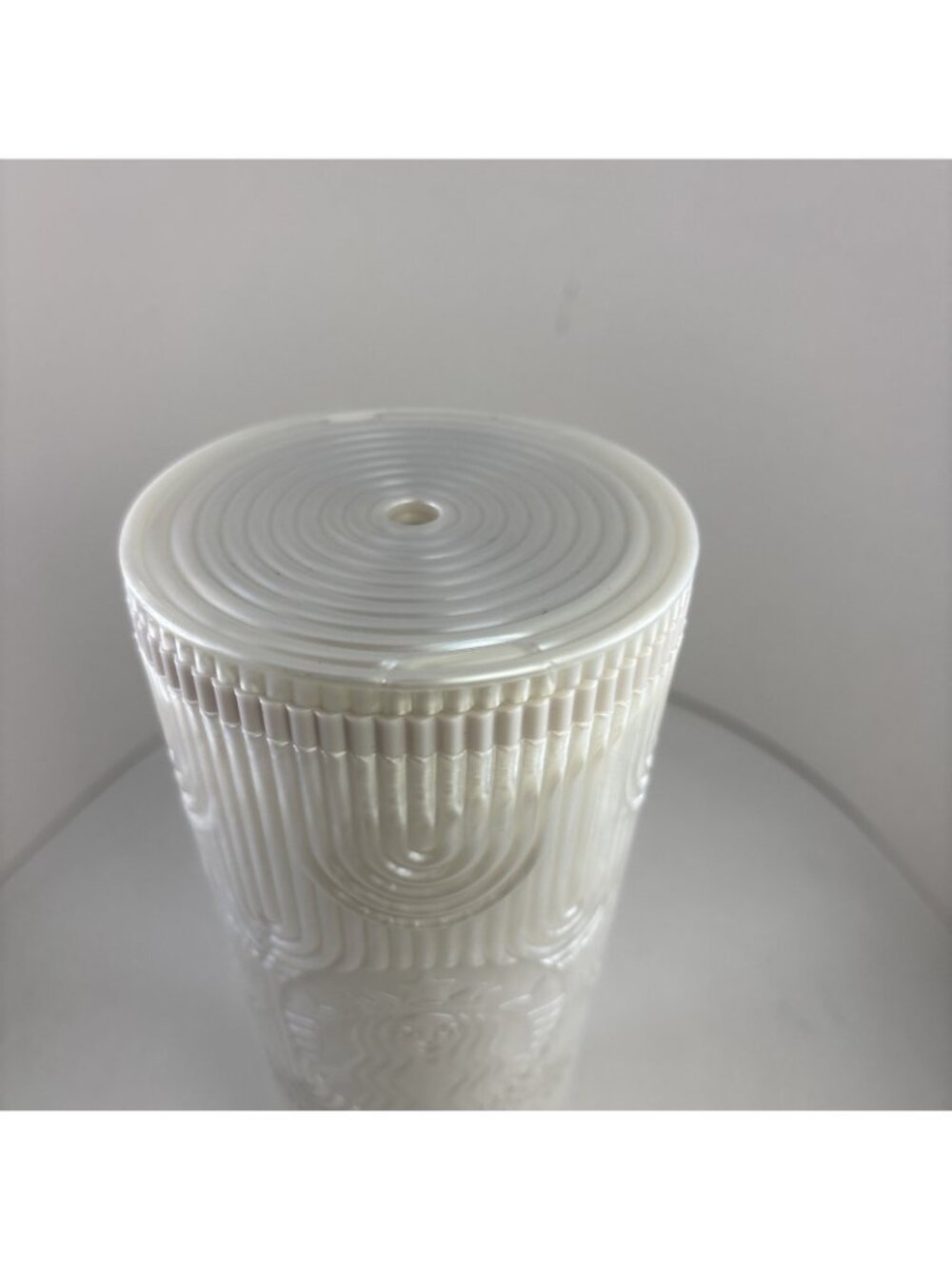 Starbucks Spring 2022 White Pearl Shell Mermaid Scales Tumbler 24 oz (no straw) - Picture 2 of 4